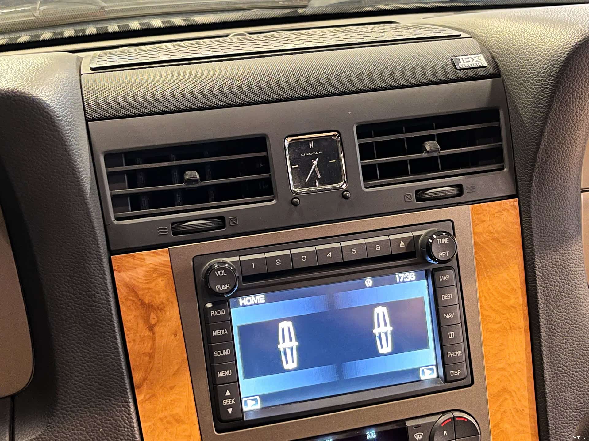 Lincoln Navigator, 2016 13