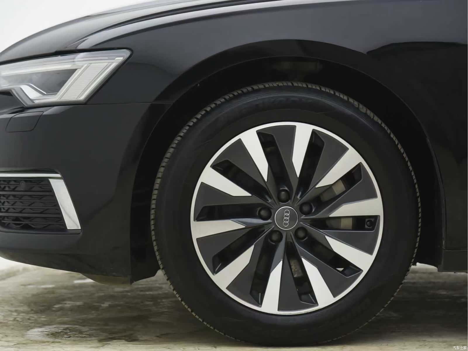 Audi A6L, 2019 все фото