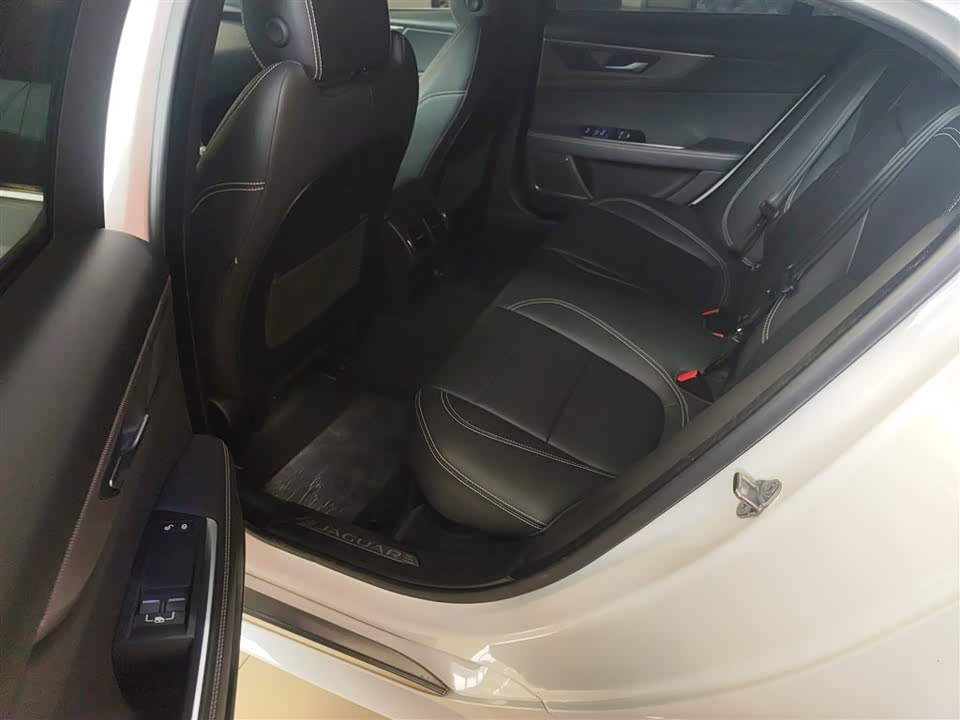 Jaguar XEL Jaguar XEL