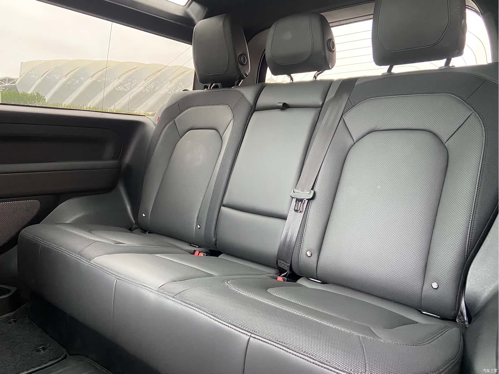 Land Rover Defender, 2023 10
