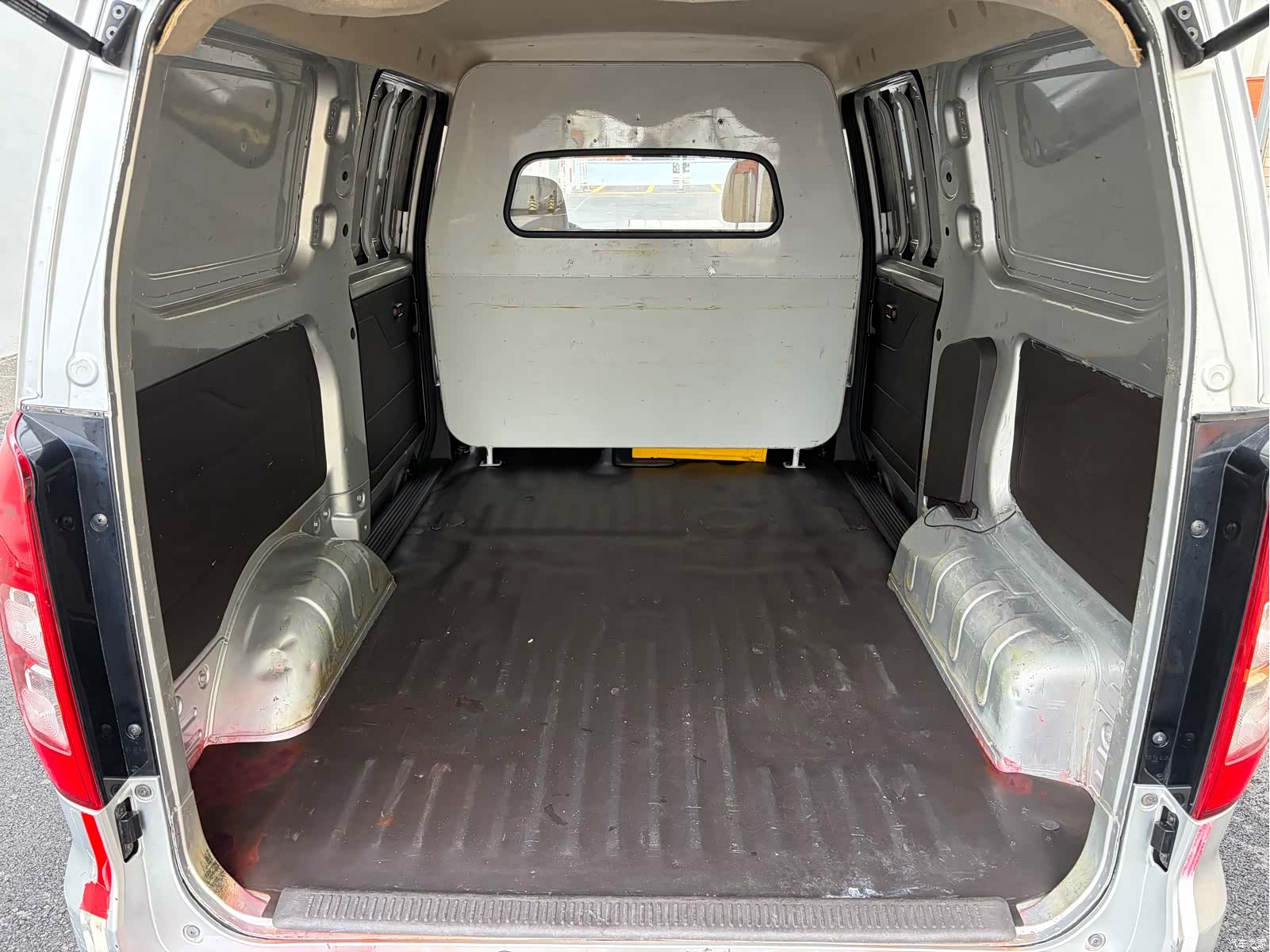Wuling Hongguang, 2021 все фото