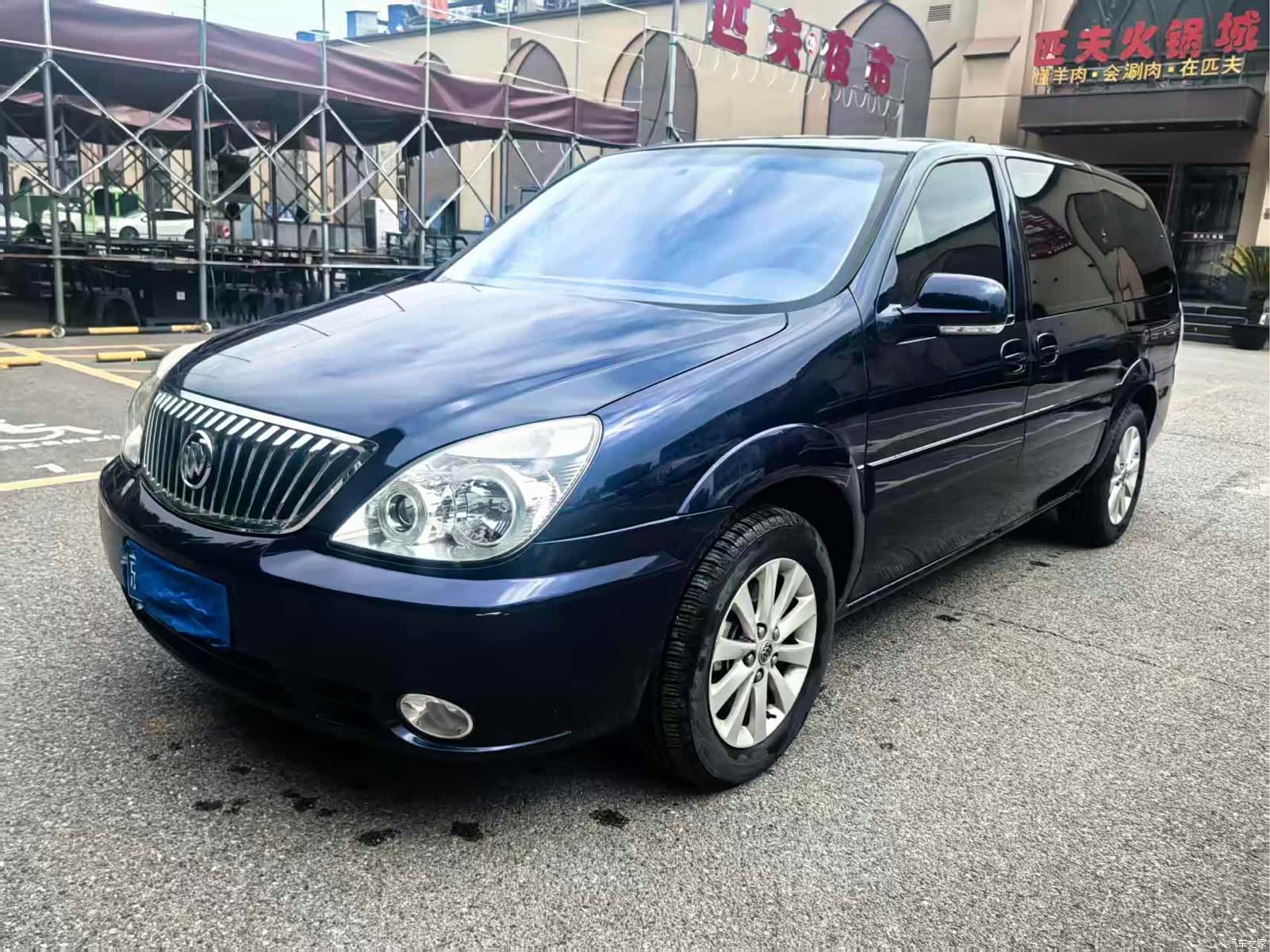 Buick GL8, 2013 1