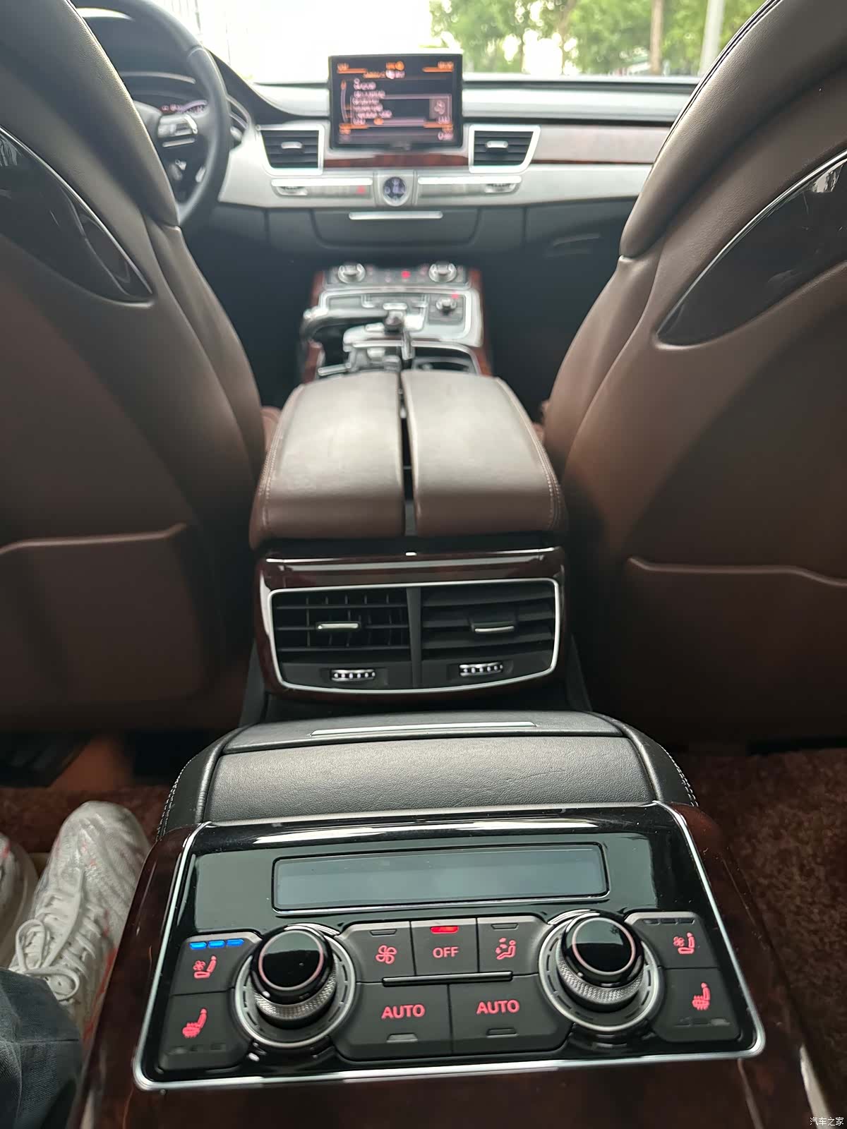 Audi A8L, 2012 7