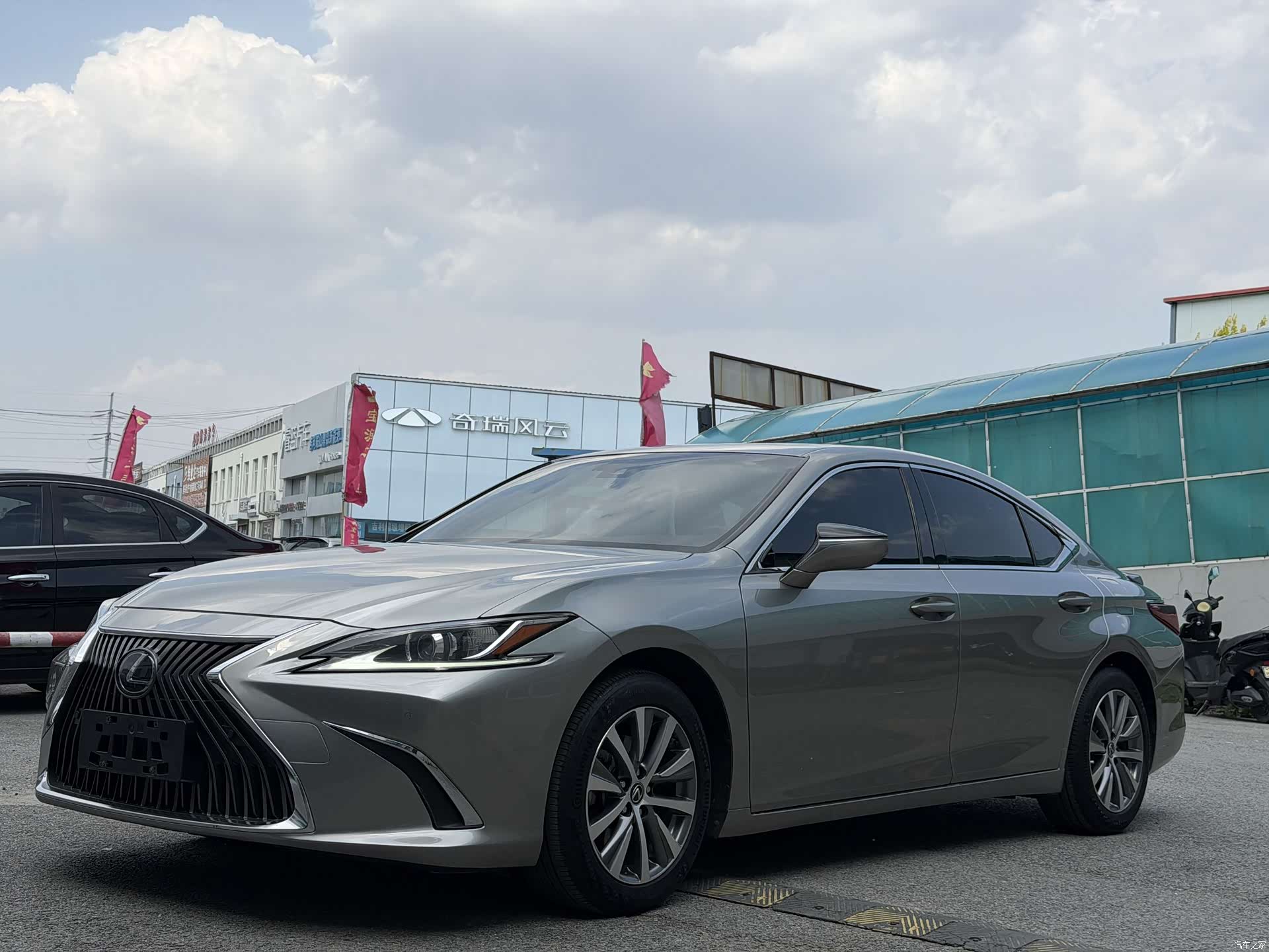 Lexus ES