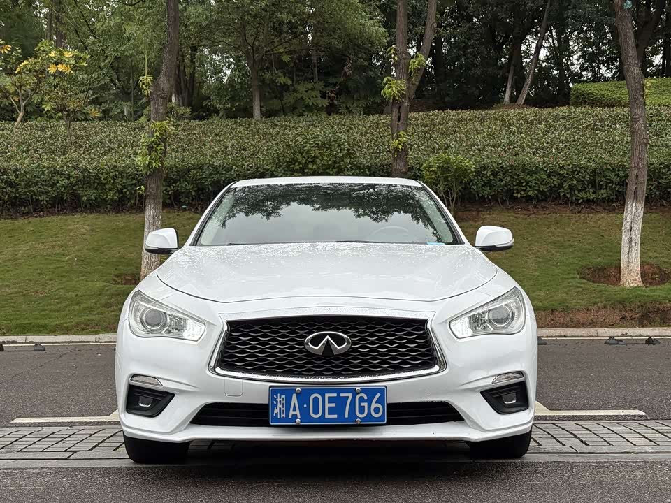 Infiniti Q50L