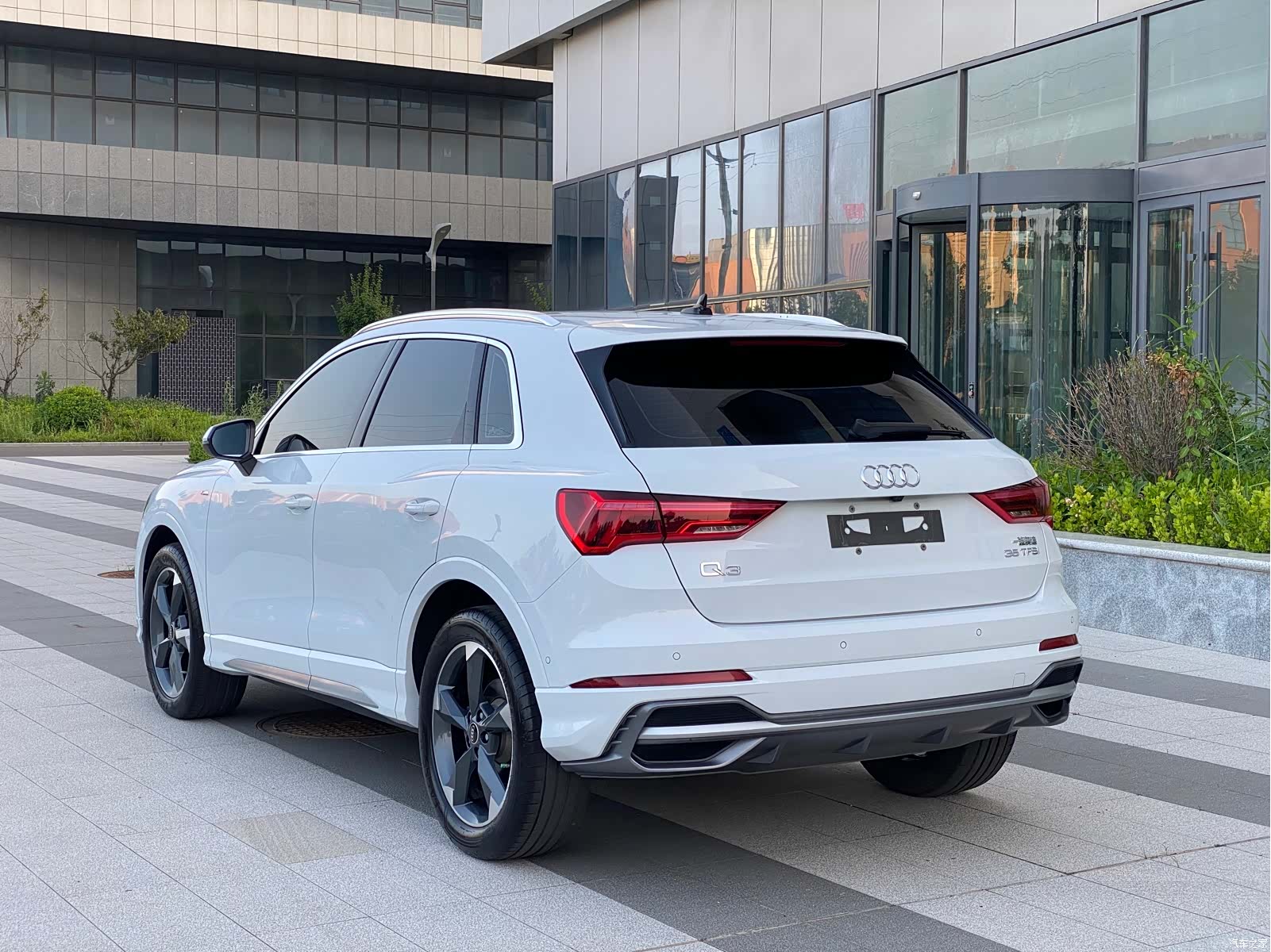 Audi Q3, 2023 16
