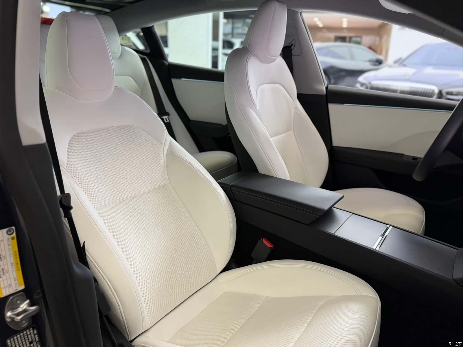 Tesla Model 3, 2025 12