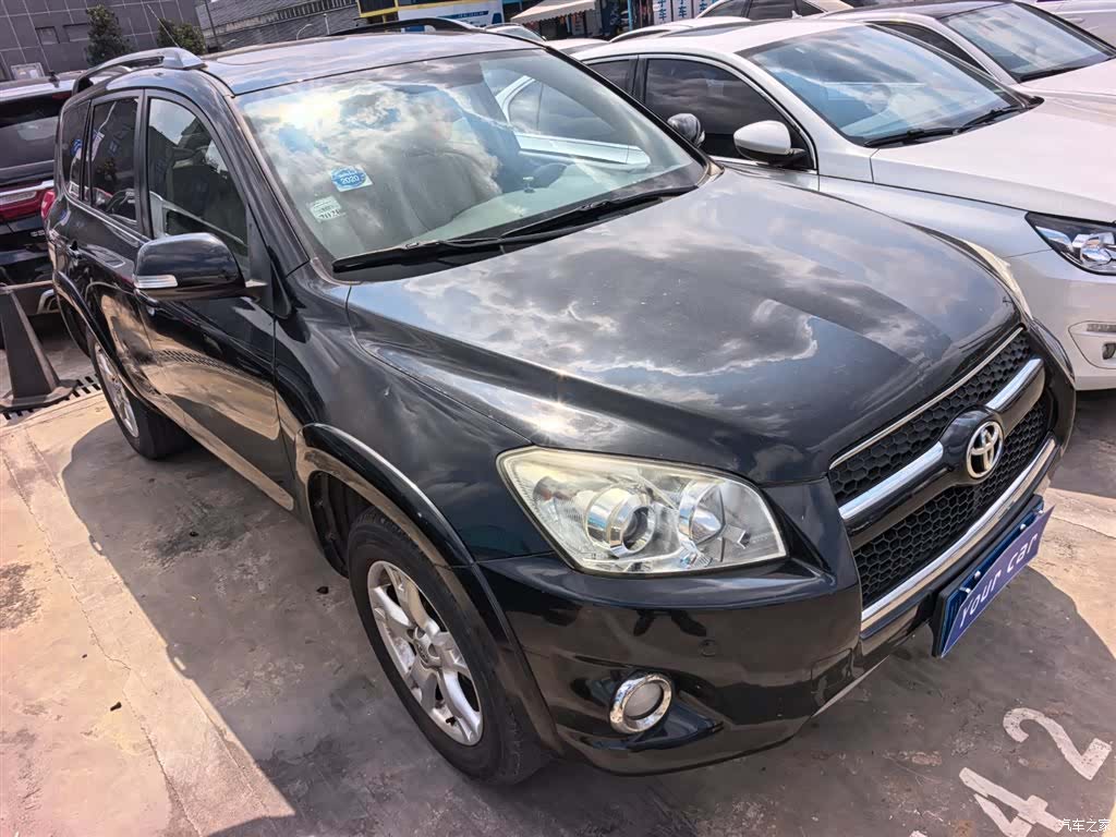 Toyota RAV4, 2011 3