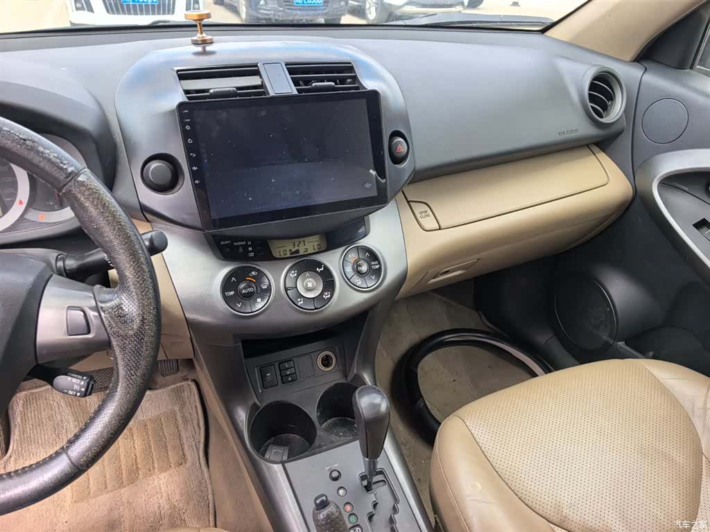 Toyota RAV4, 2011 12