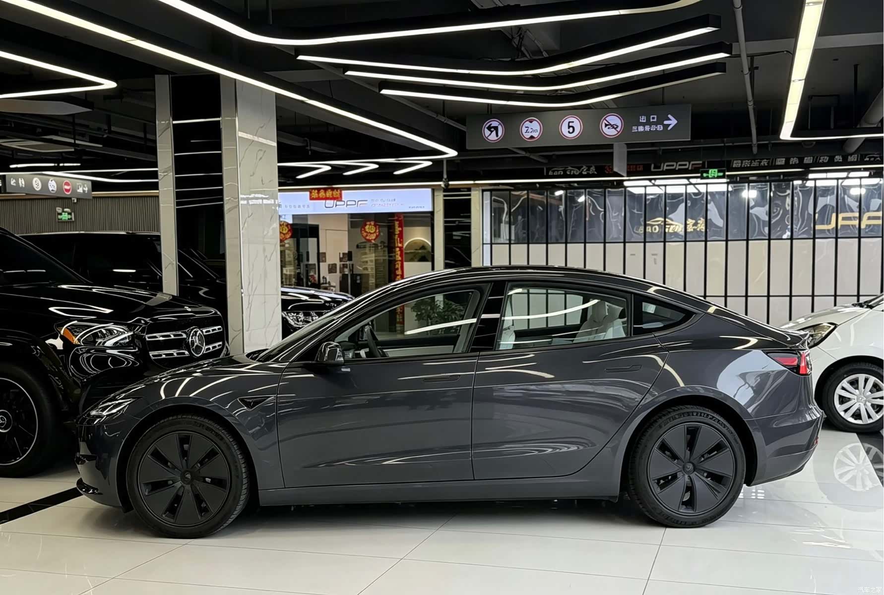 Tesla Model 3, 2025 10