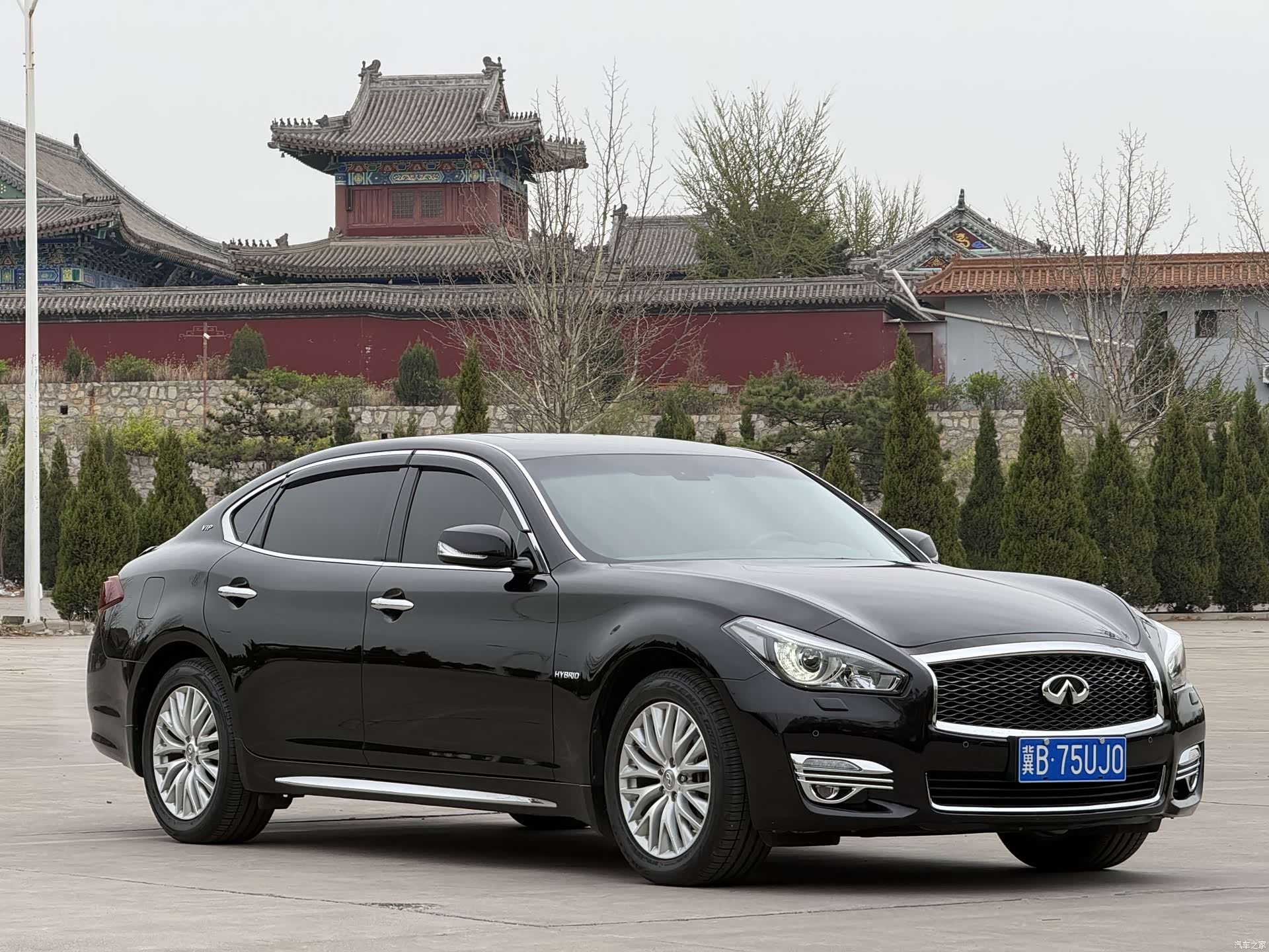 Infiniti Q70, 2016 3