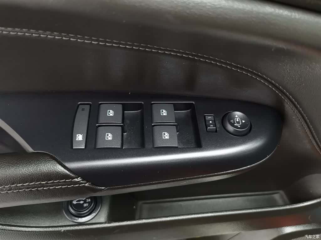 Cadillac SRX, 2013 9
