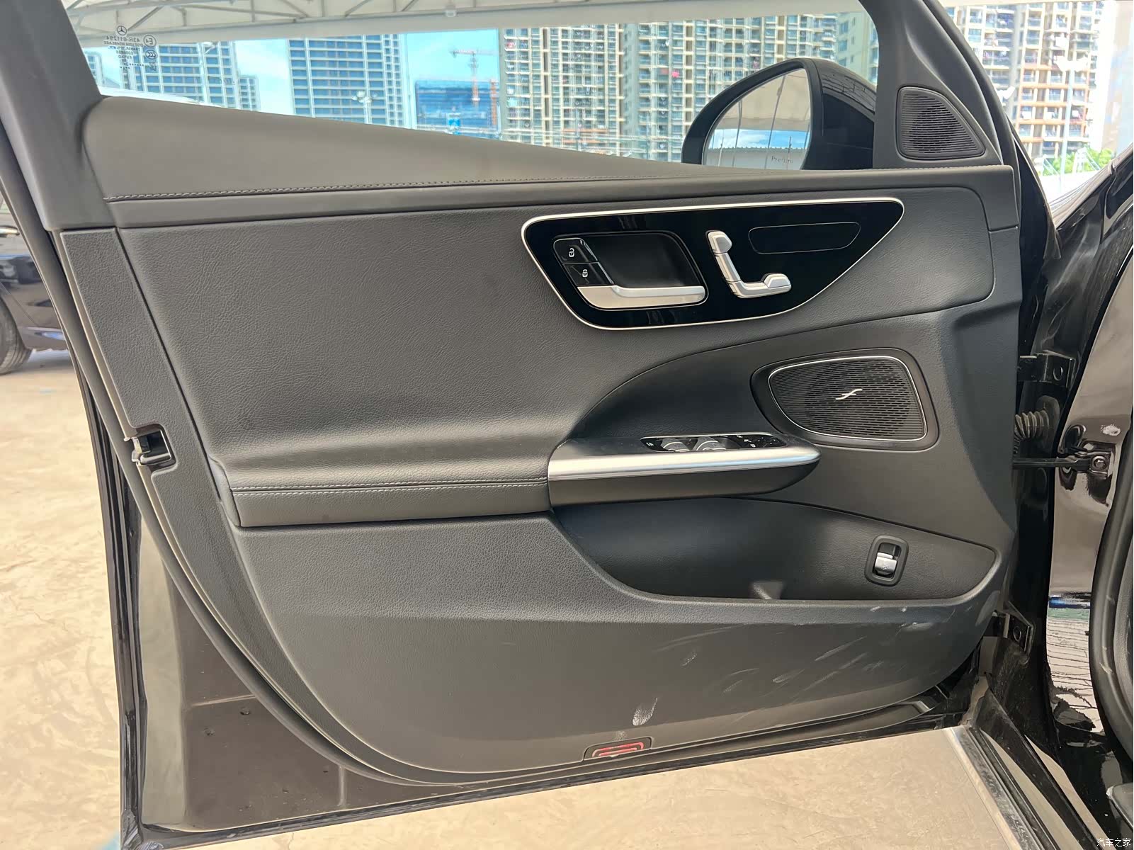 Mercedes-Benz C-Class, 2024 23