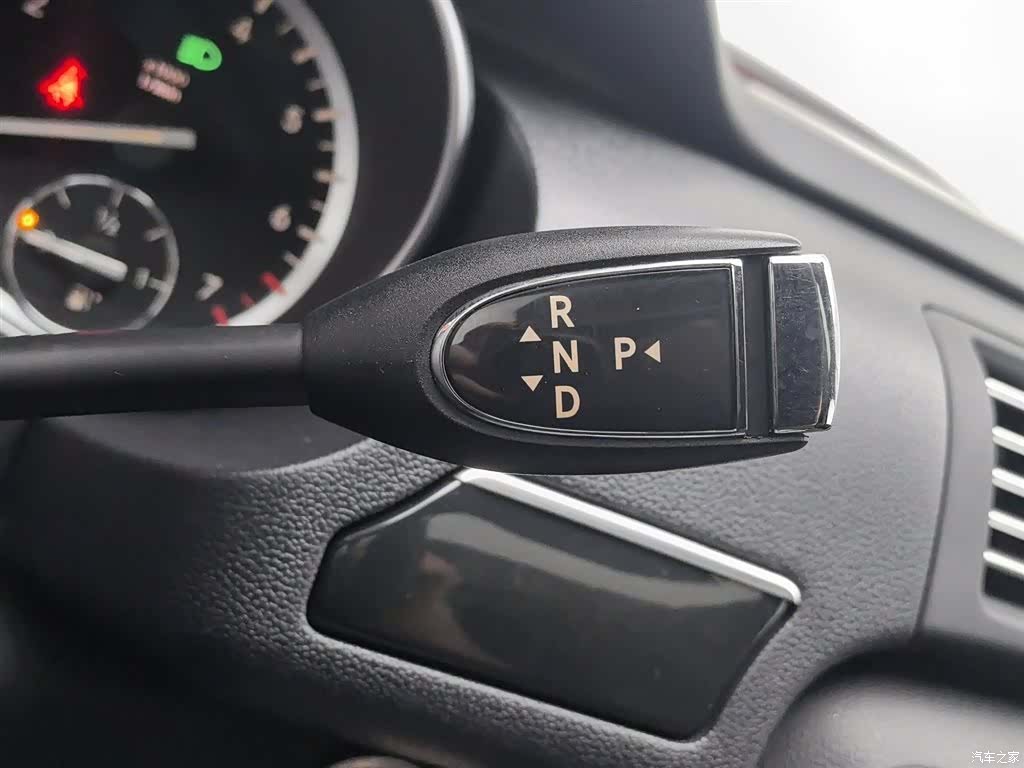 Mercedes-Benz R-Class, 2018 13