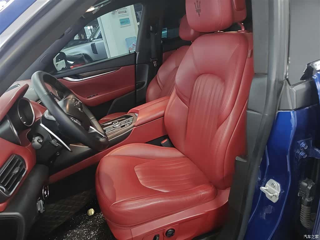 Maserati Levante, 2016 11