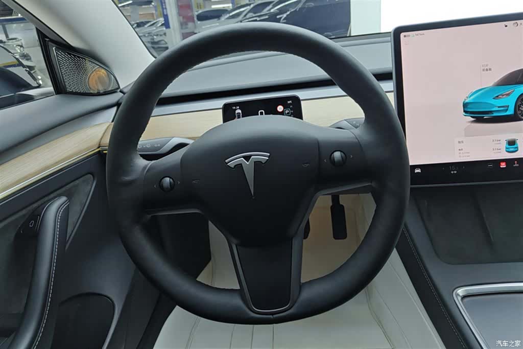 Tesla Model 3, 2023 15
