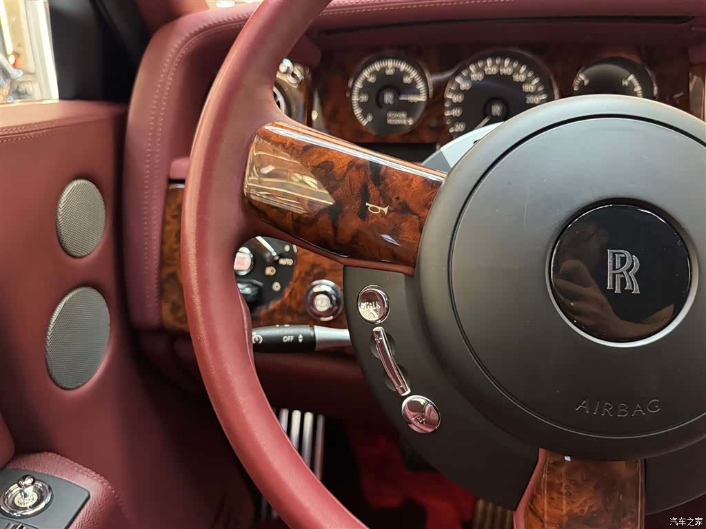 Rolls-Royce Phantom, 2015 22