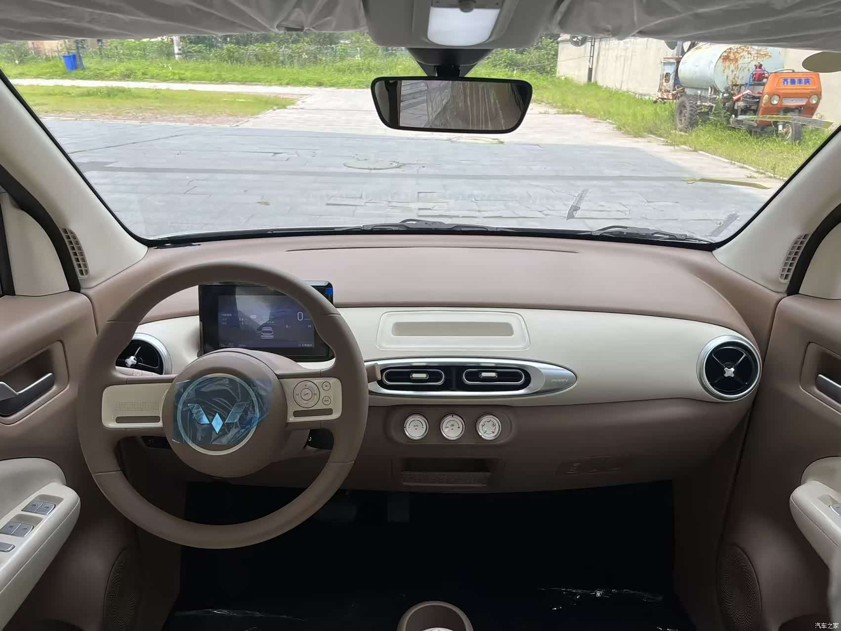 Wuling MINIEV, 2026 7