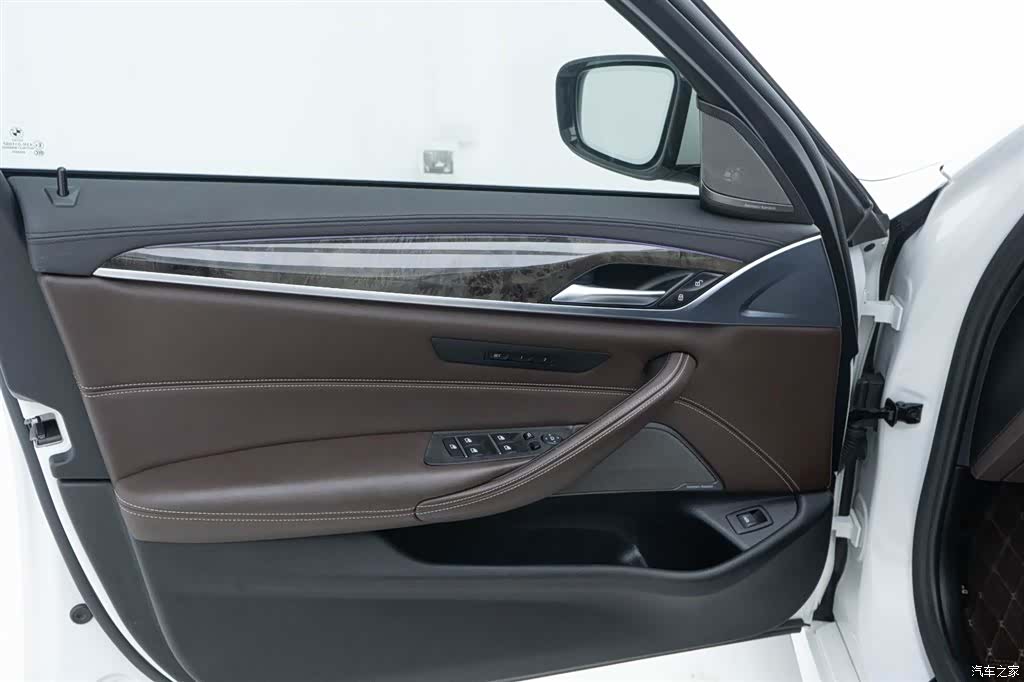 BMW 5 Series, 2017 16