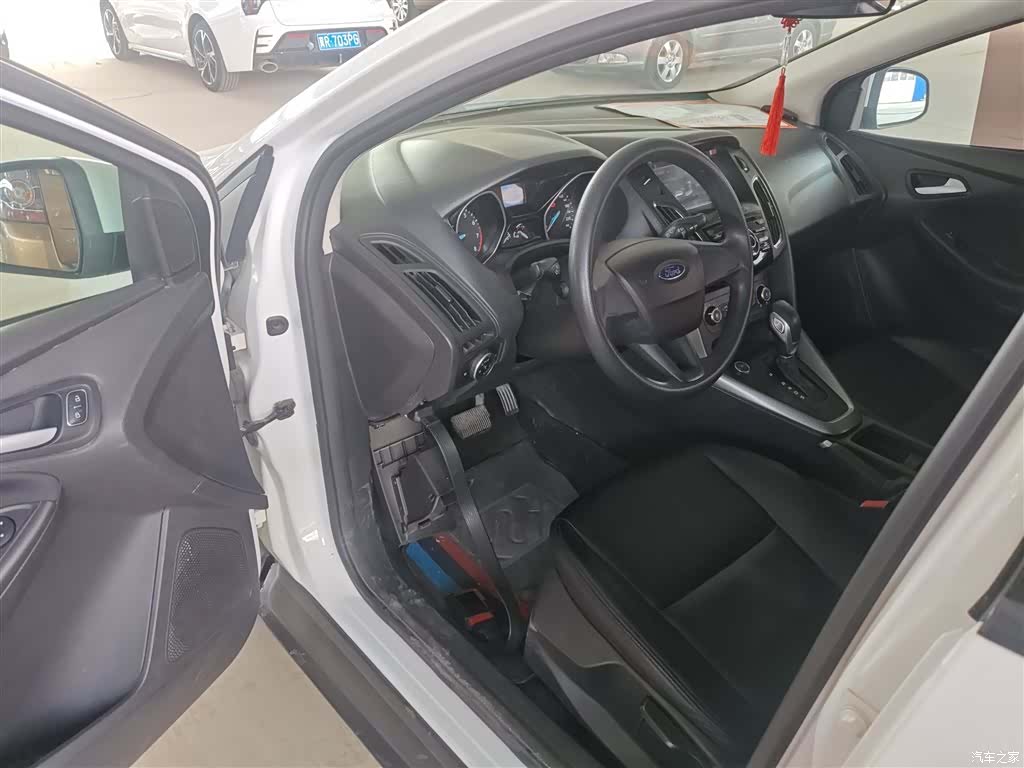 Ford Focus, 2017 12