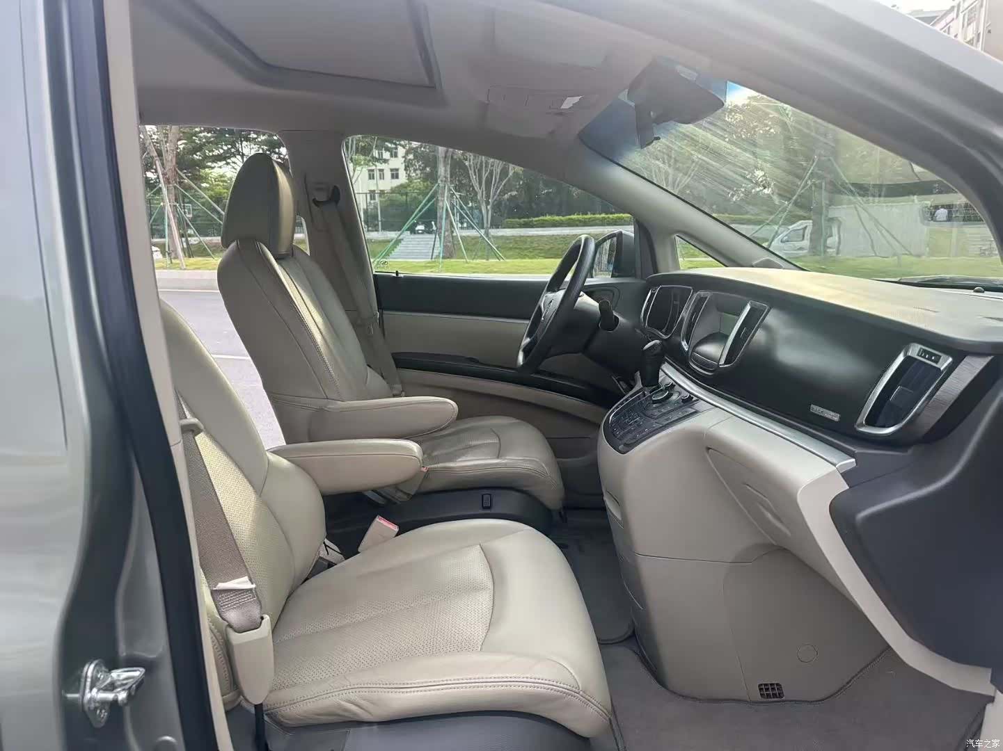 Buick GL8, 2013 16
