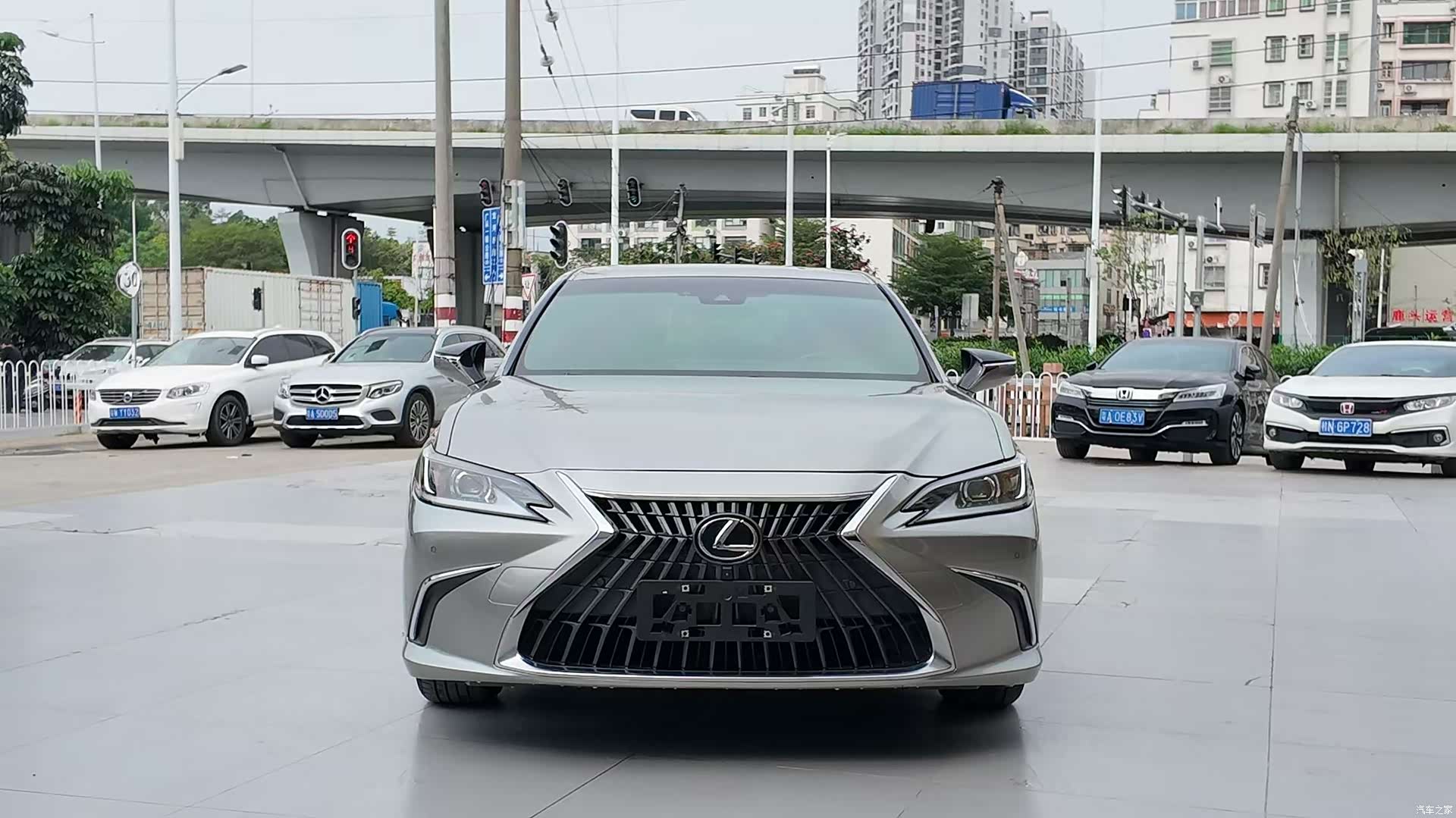 Lexus ES, 2023 2