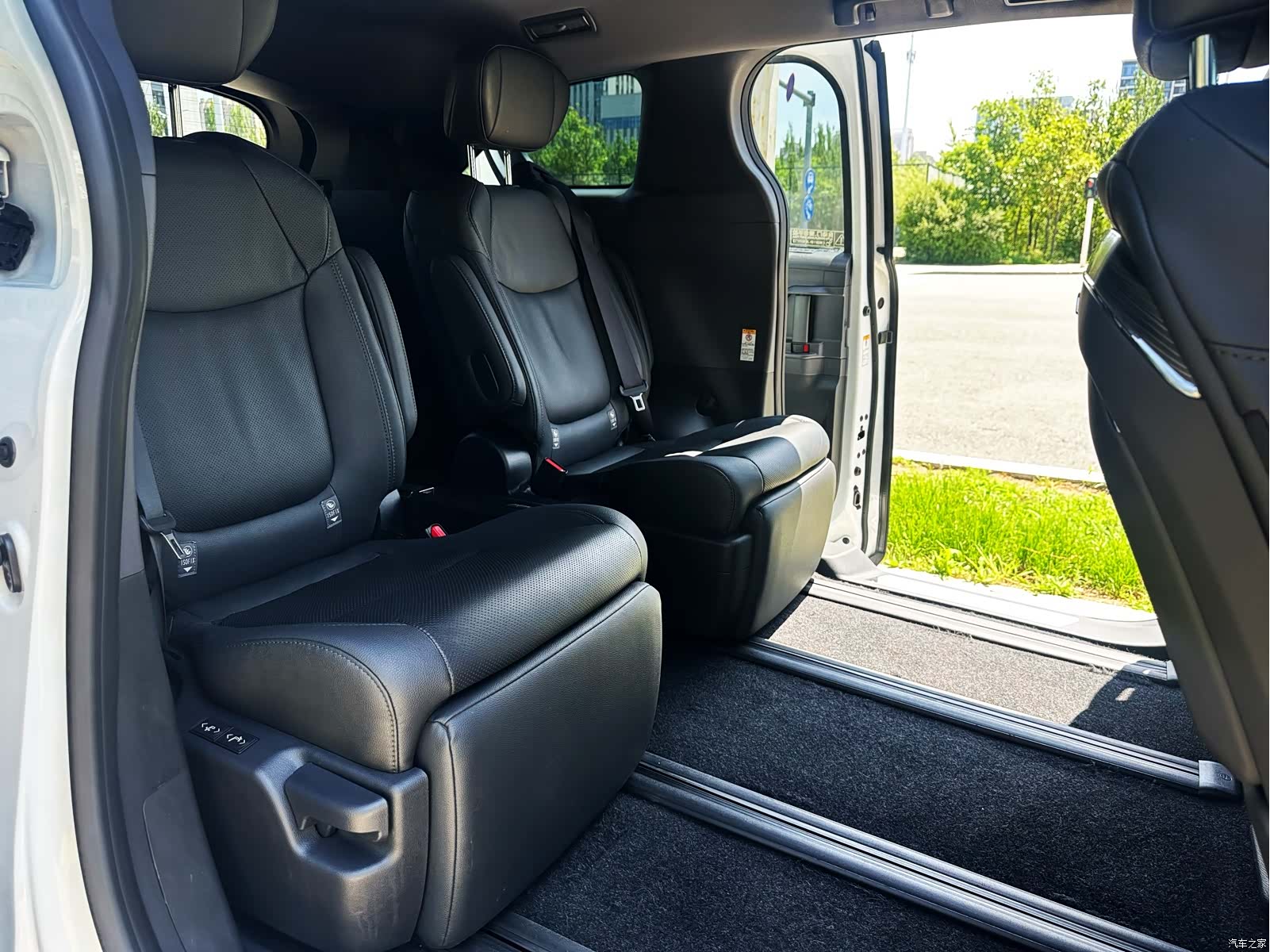 Toyota Sienna, 2023 17