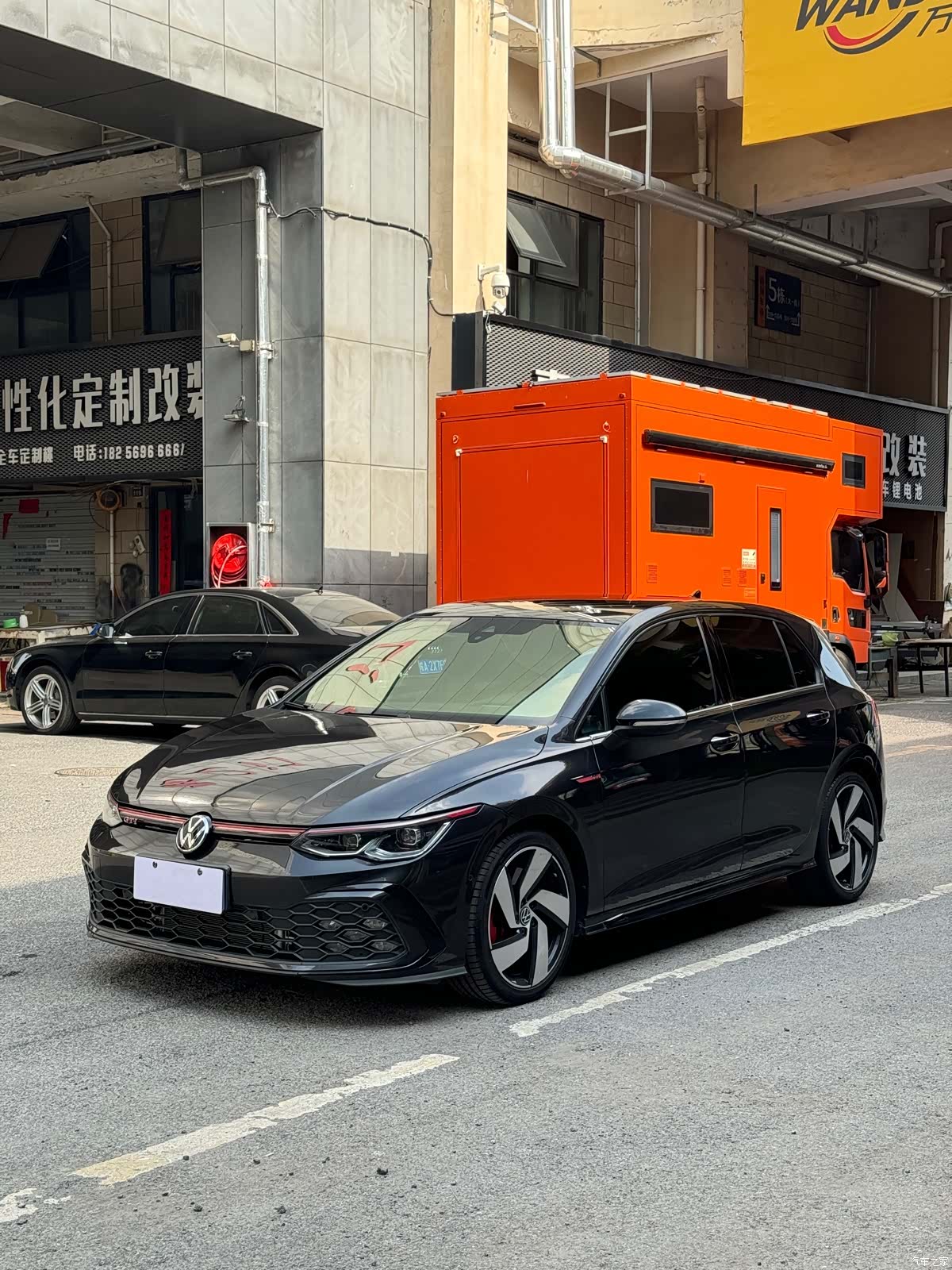 Volkswagen Golf, 2023 1