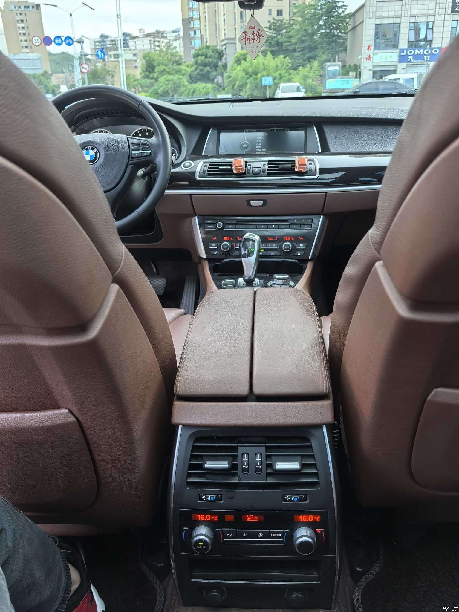 BMW 5 Series, 2011 9