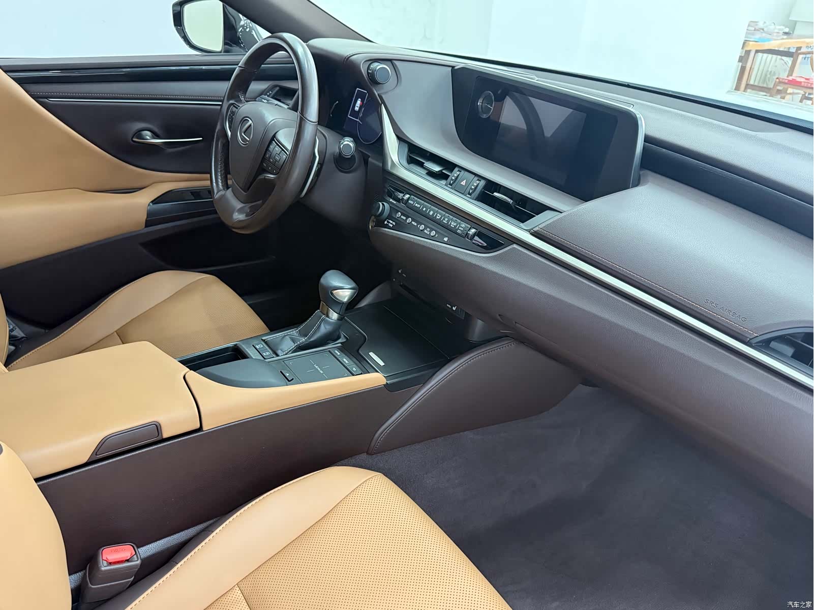 Lexus ES, 2019 10
