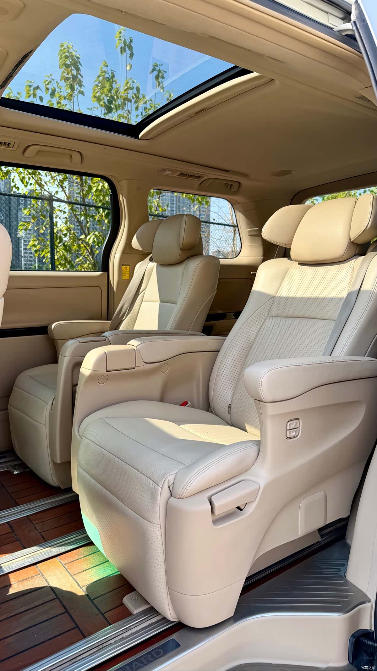Toyota Alphard, 2012 11