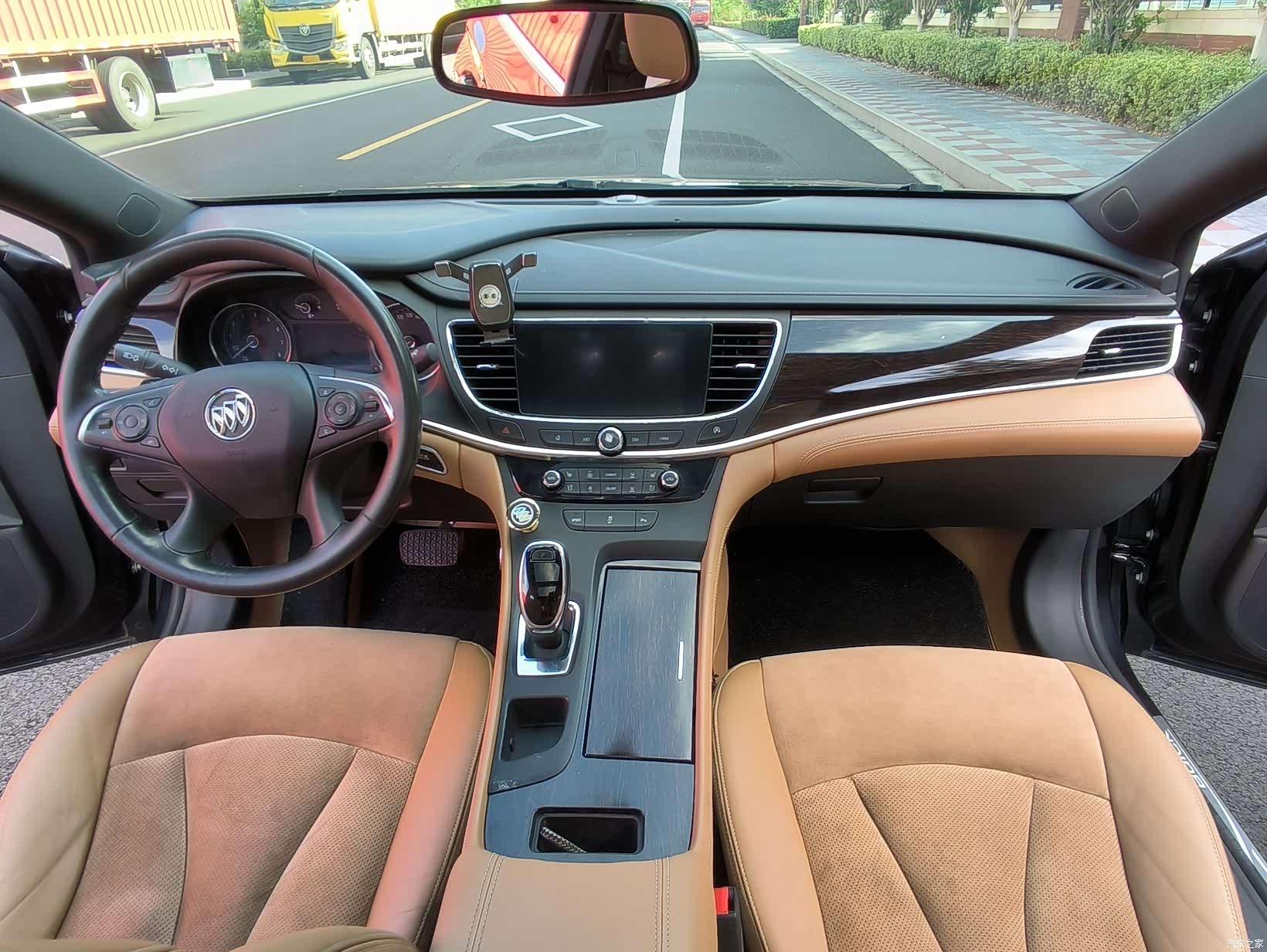 Buick LaCrosse, 2017 все фото