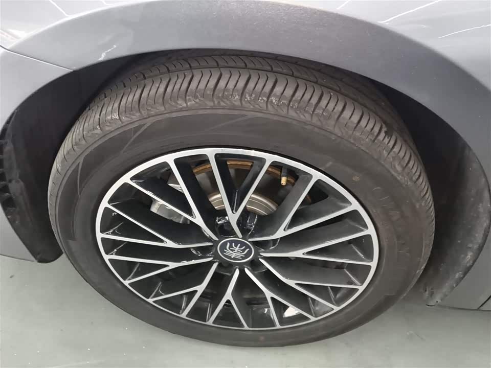 BYD Qin L BYD Qin L