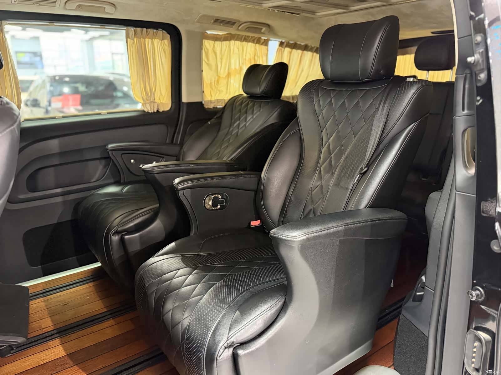 Mercedes-Benz VI, 2019 7