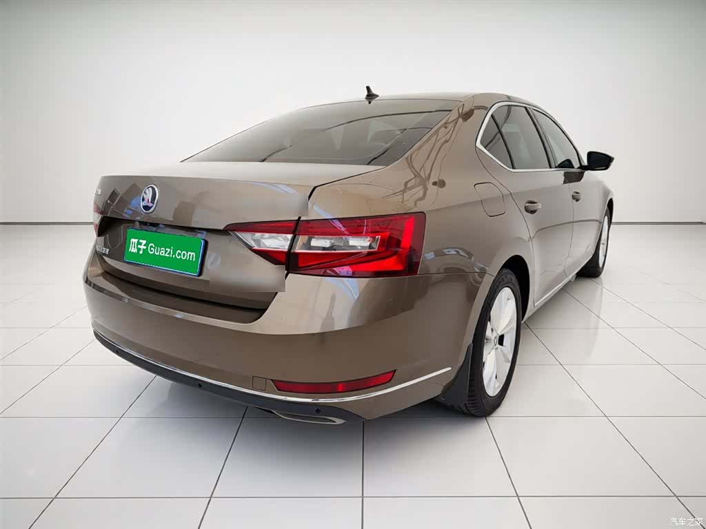 Skoda Superb, 2019 7