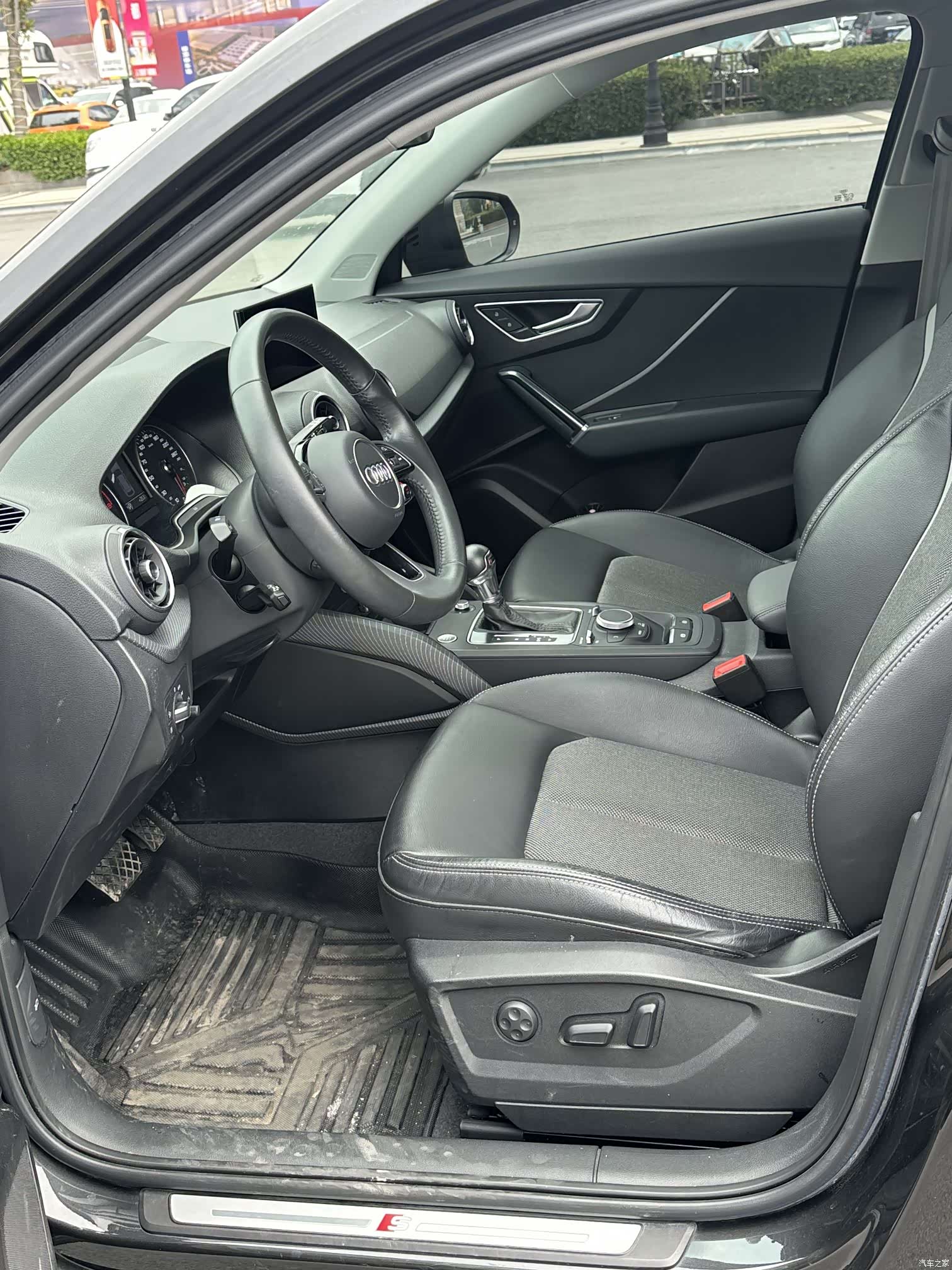 Audi Q2L, 2020 3