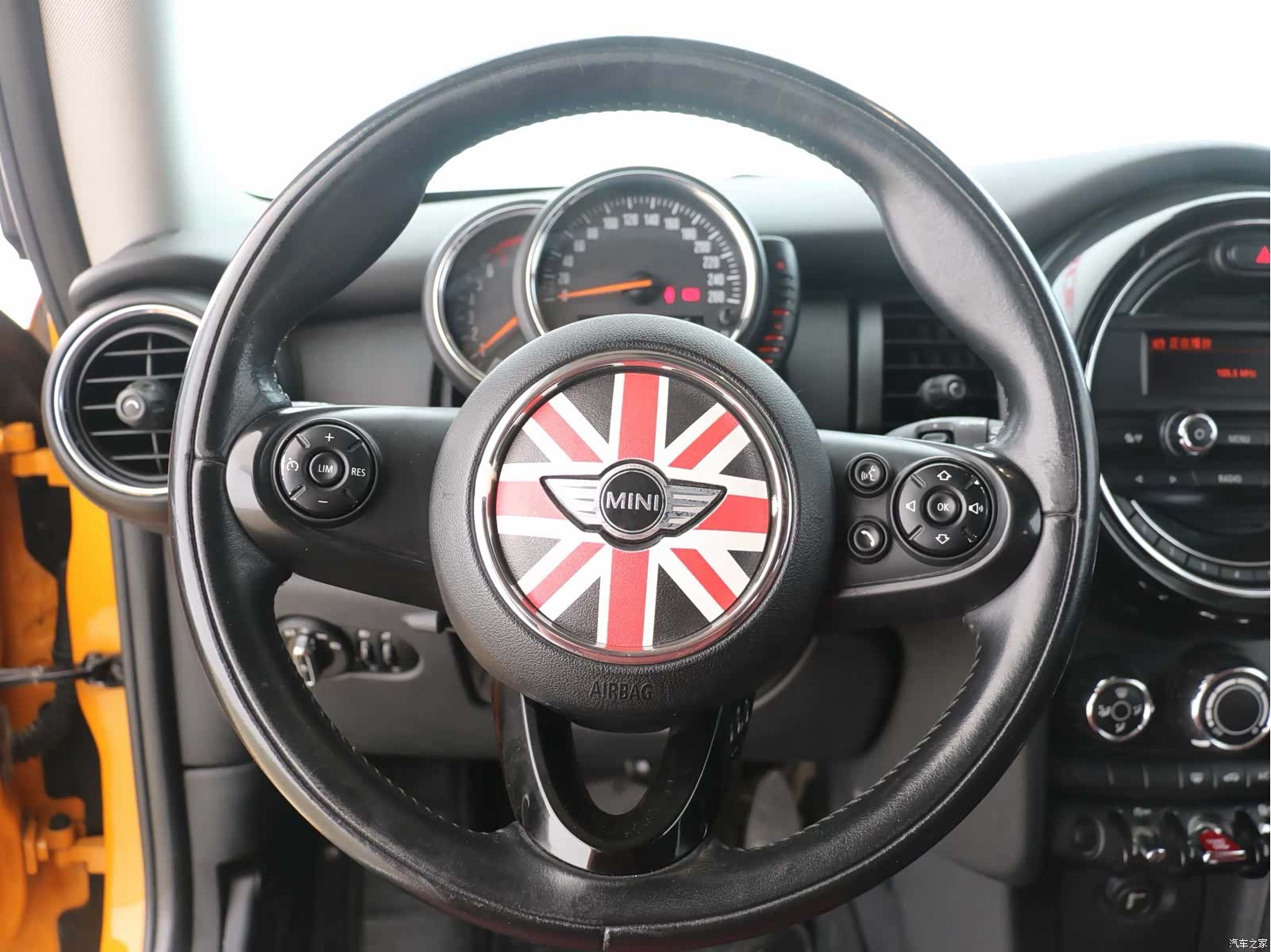 Mini ONE+, 2014 7