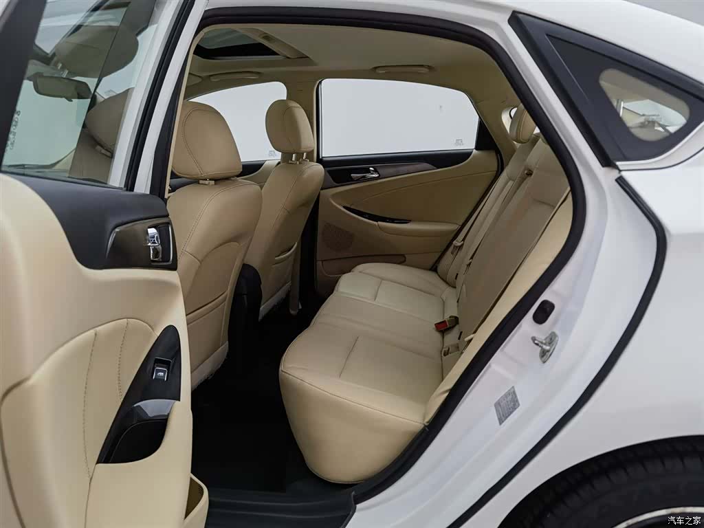 Changan Eado, 2017 15