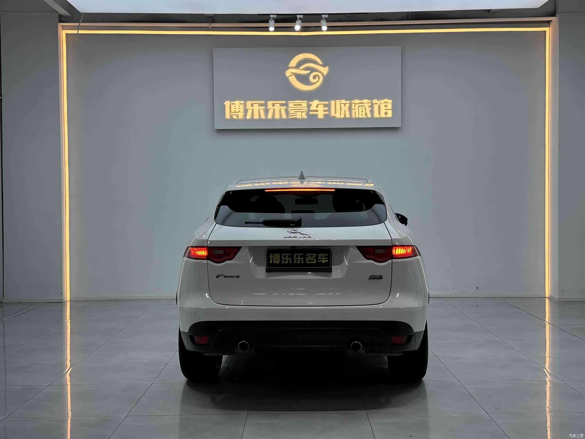 Jaguar F-PACE, 2018 15