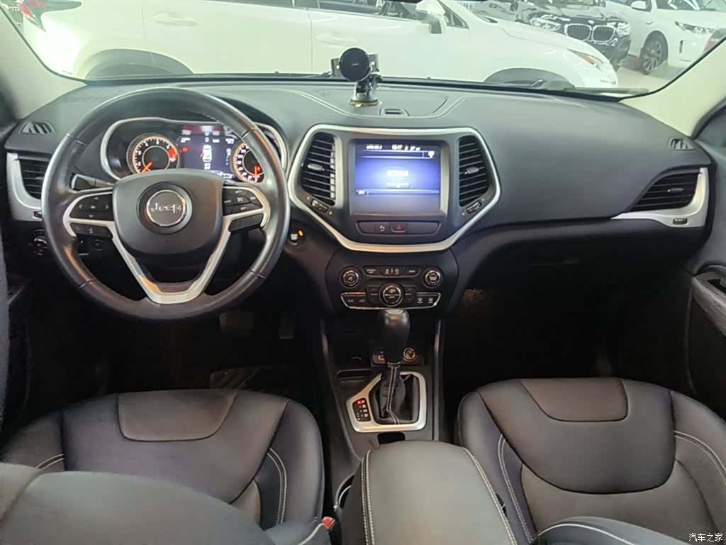 Jeep Cherokee, 2021 10