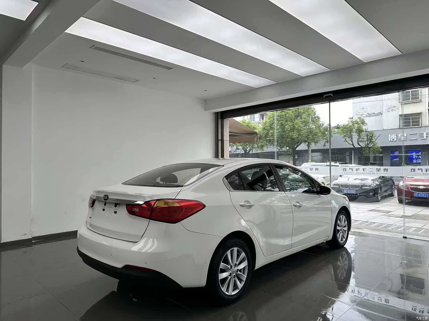 Kia K3, 2014 9