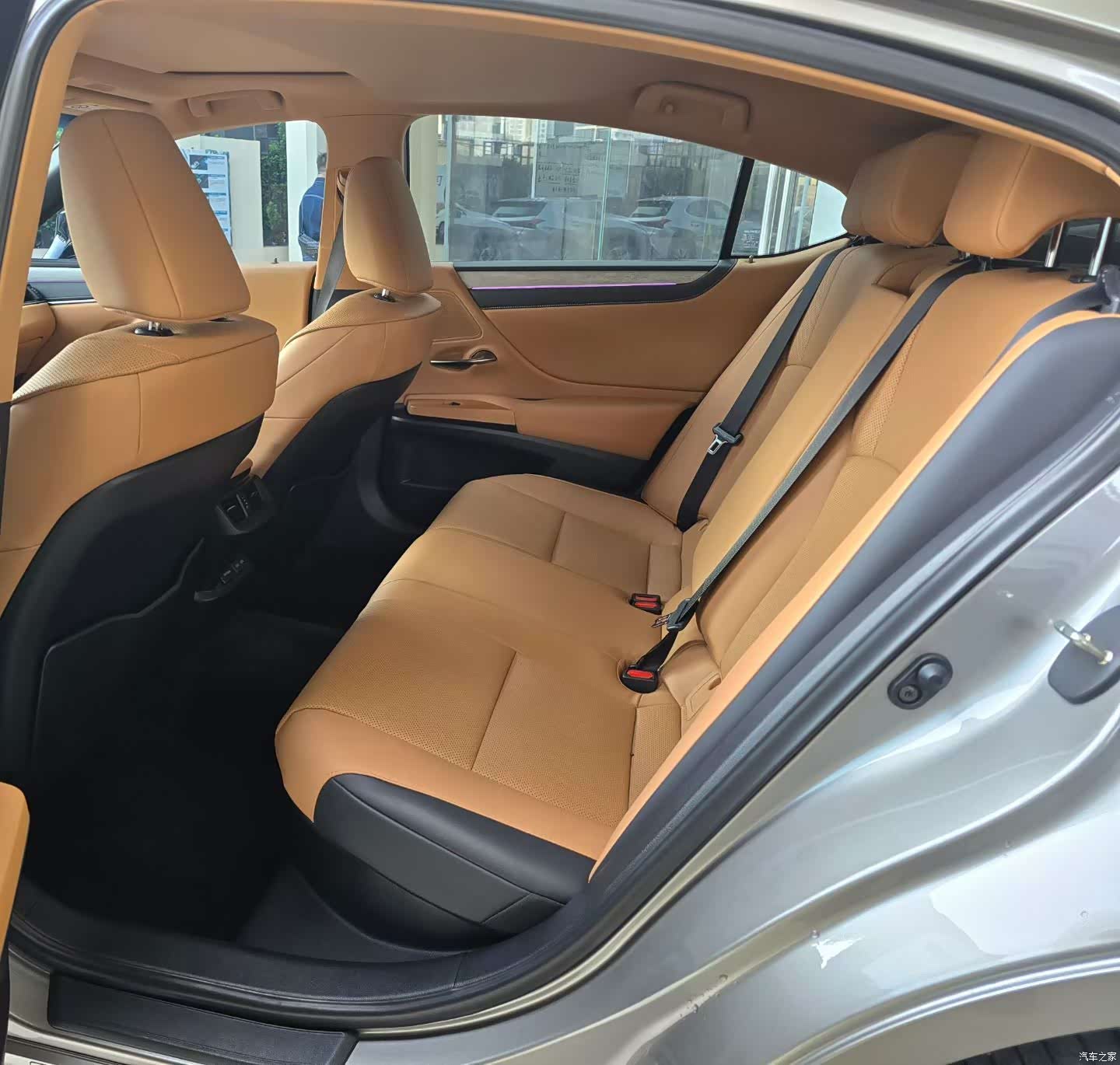 Lexus ES, 2025 6