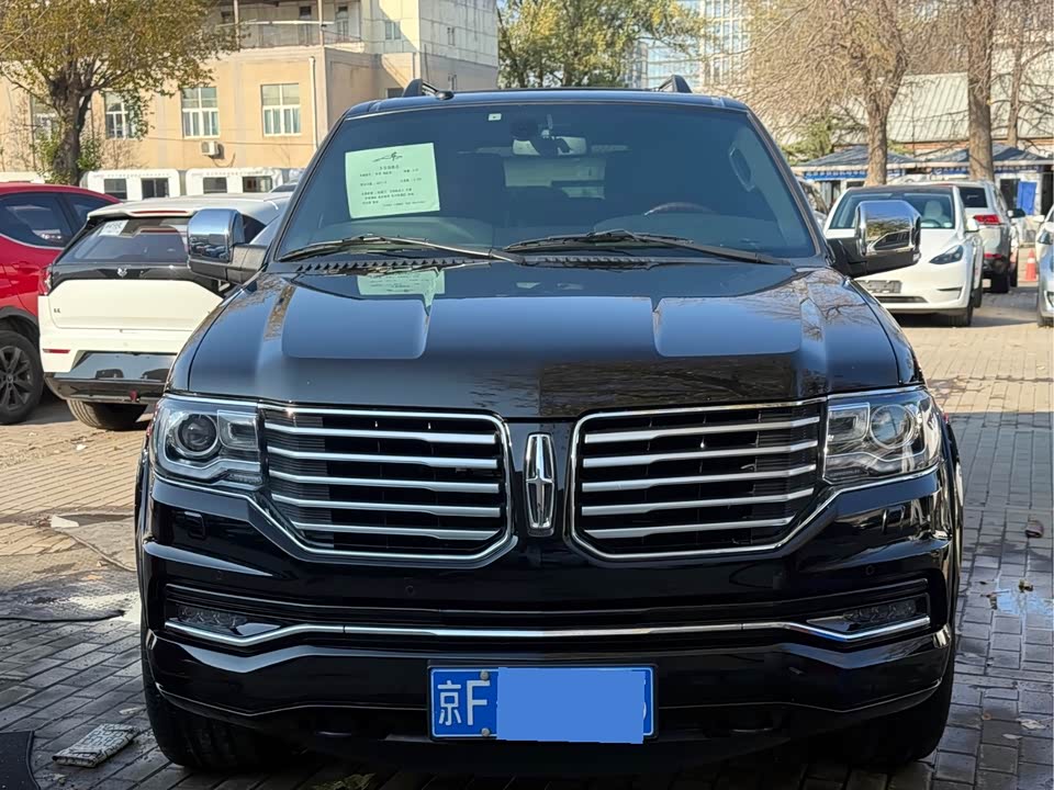 Lincoln Navigator