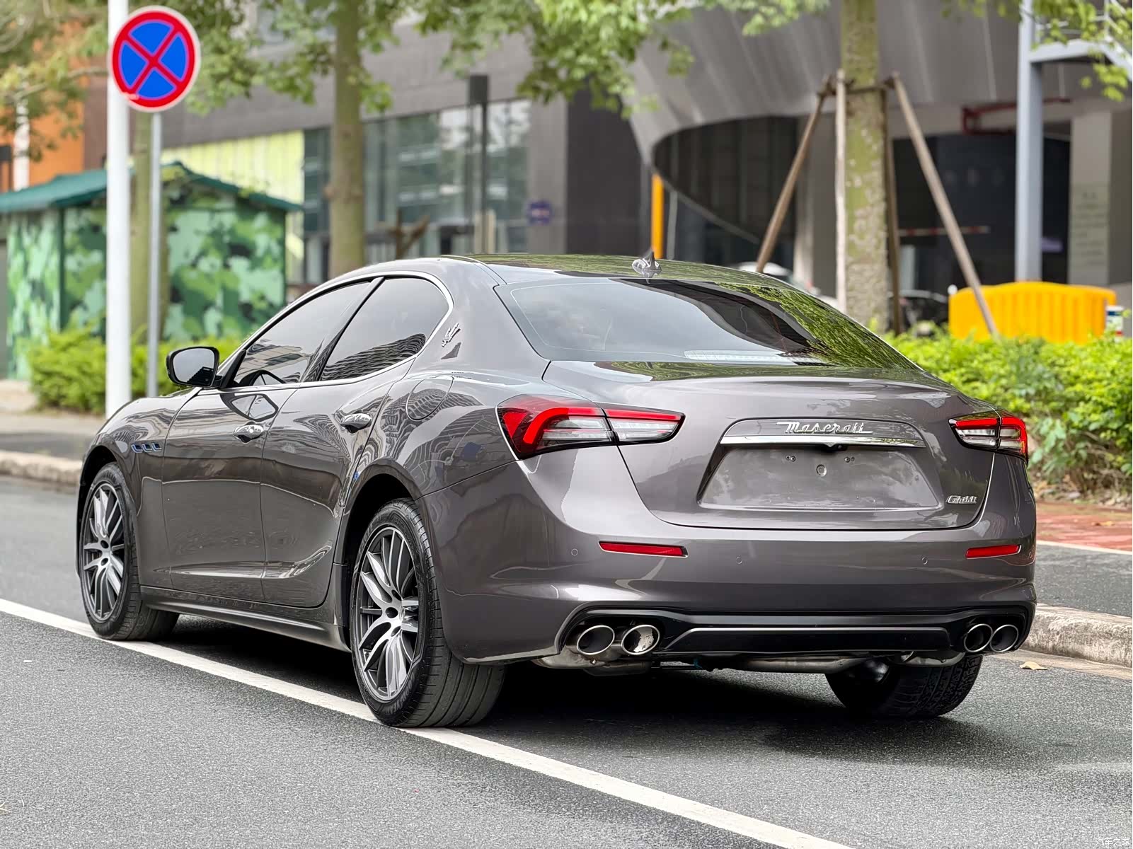 Maserati Ghibli, 2021 все фото