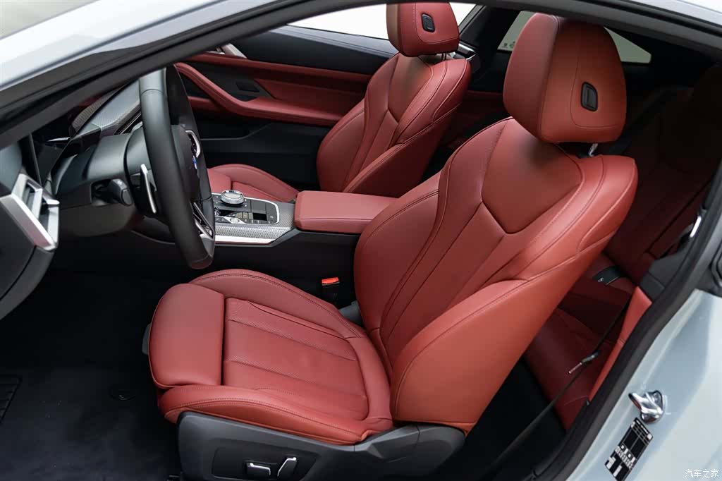 BMW 4 Series, 2025 10