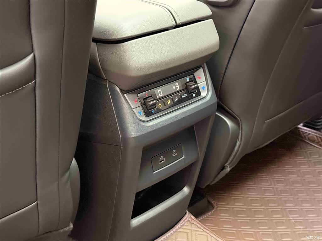 Ford Edge L, 2025 10
