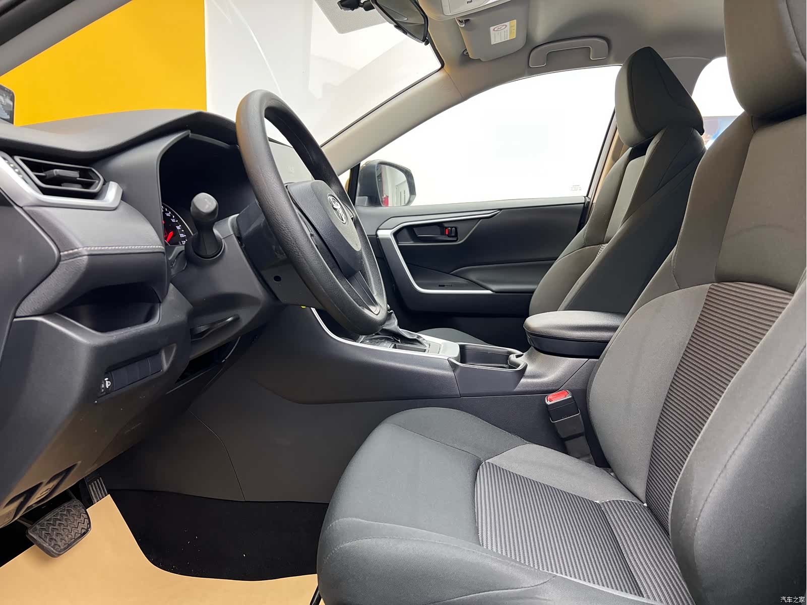 Toyota Wildlander, 2024 3
