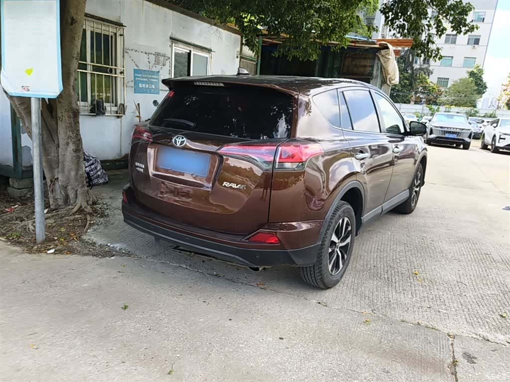 Toyota RAV4, 2017 7