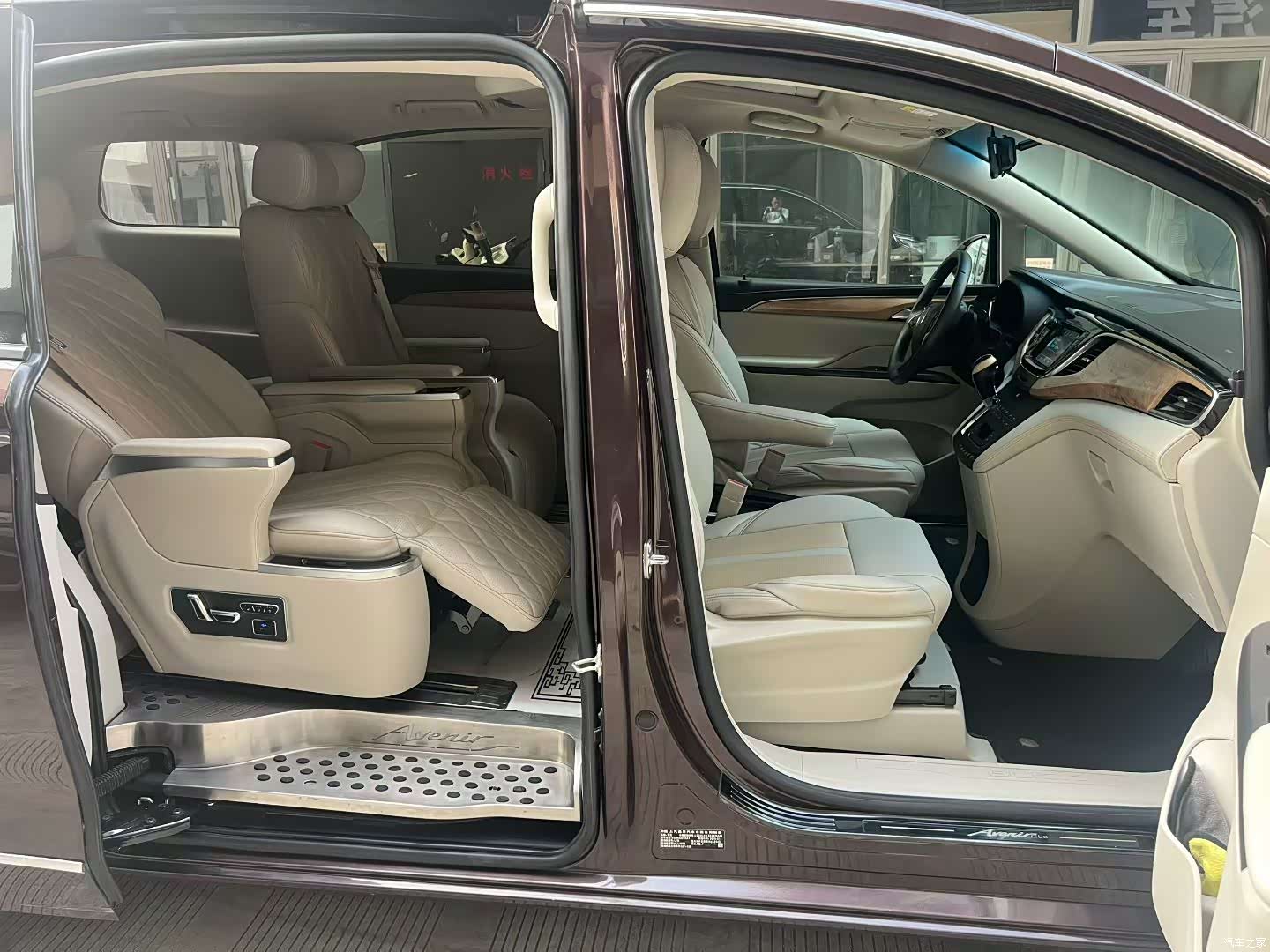 Buick GL8, 2019 7