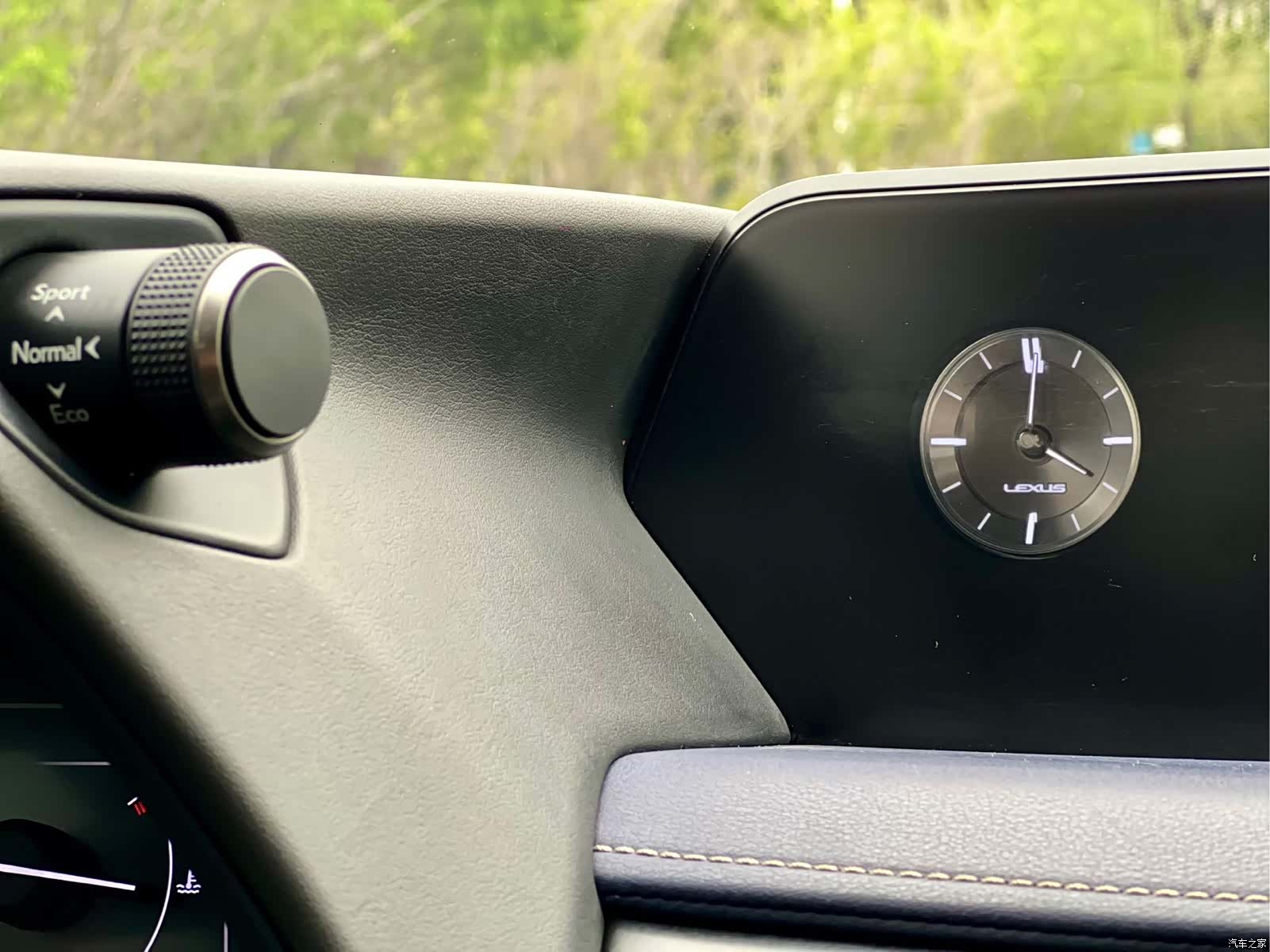 Lexus UX, 2019 13